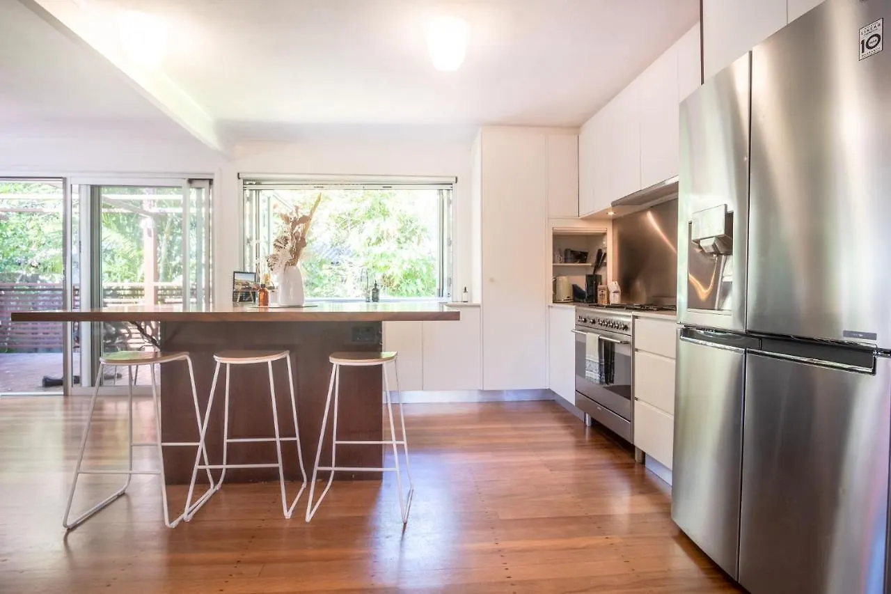 Mid-Century Modern Retro Beach House Caloundra Dom wakacyjny